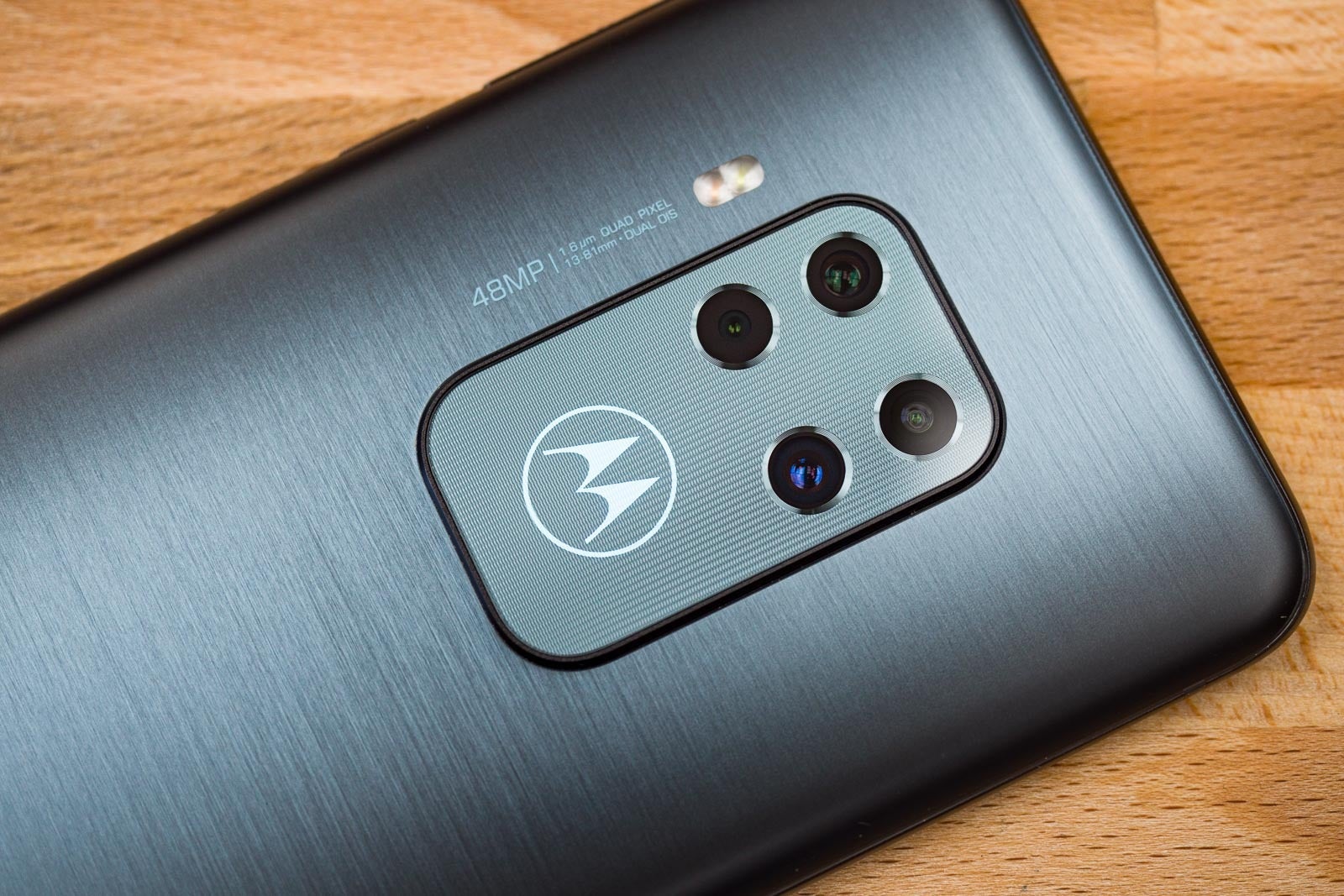 Motorola One Zoom in Electric Gray - How do you design a phone? Motorola&#039;s VP of Design gives us a peek behind the scenes