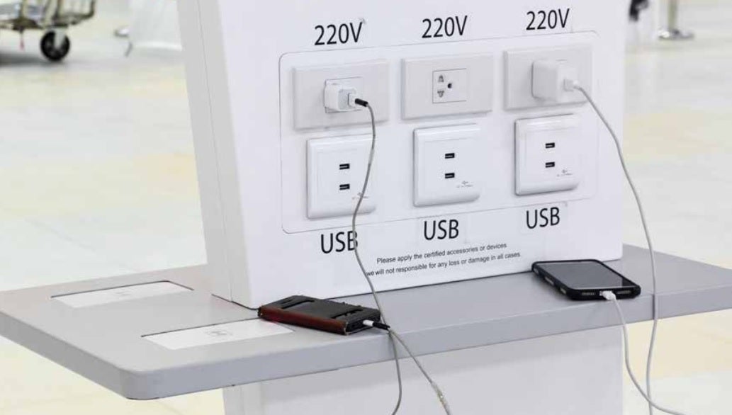 The LA District Attorney's Office warns smartphone users not to use public USB charging stations - Smartphone users warned about a scam that can steal data and passwords