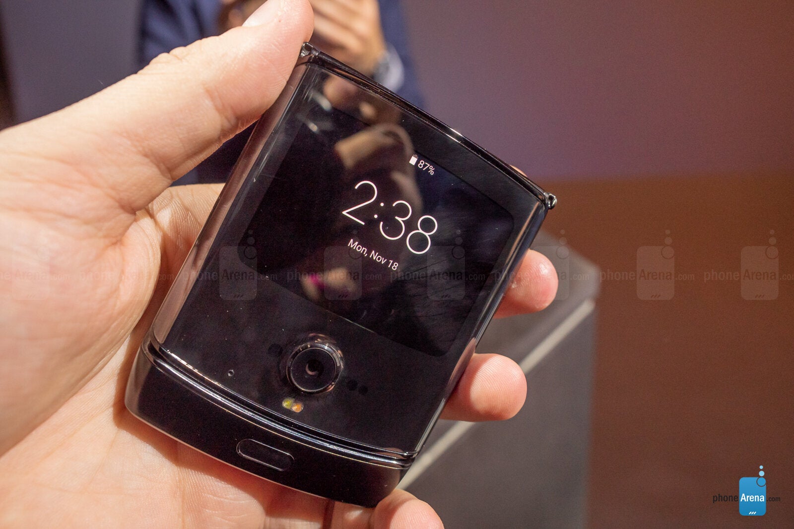 Motorola Razr vs Galaxy Fold, which bendable phone would you pick?