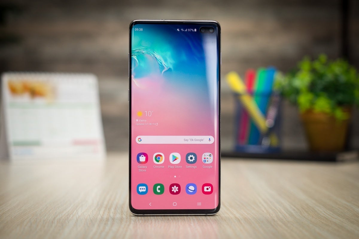 The S10 Lite could come with an even larger screen than the 6.4-inch Galaxy S10 Plus - Galaxy S10 Lite buzz grows even louder with detailed camera specs