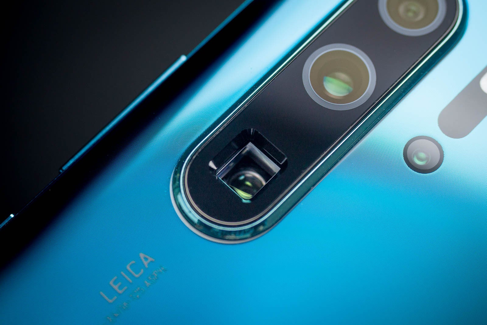 The Huawei P30 Pro's 5x zoom periscope camera - Samsung Galaxy S11+: here's what could be wrong with those renders