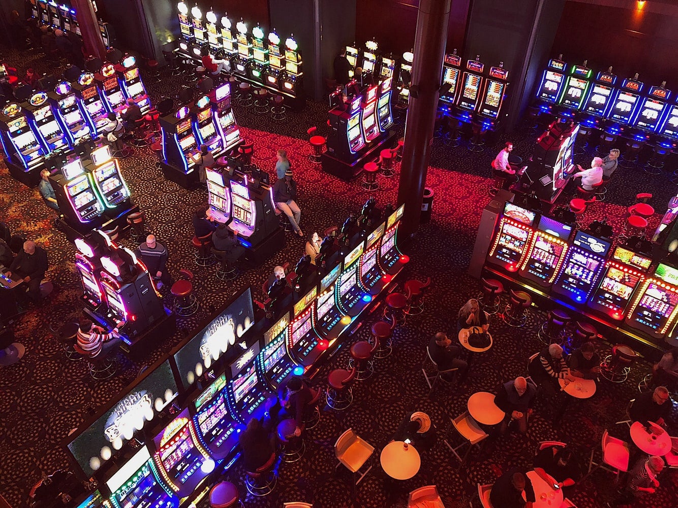 Casinos are intentionally designed to keep people playing for as long as possible - How addictive mobile games hack your brain to drain your wallet