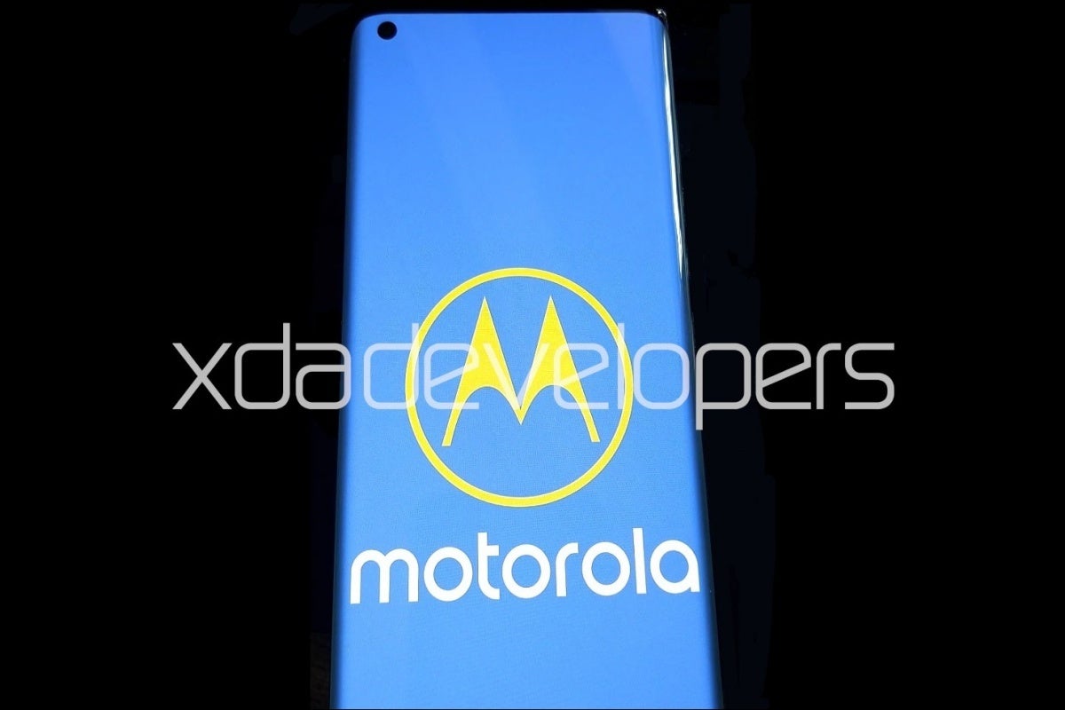 Motorola&#039;s high-end and upper mid-range One 2020 phones will share a massive curved screen - Motorola One 2020 series could include two impressive phones with 90Hz &#039;waterfall&#039; displays