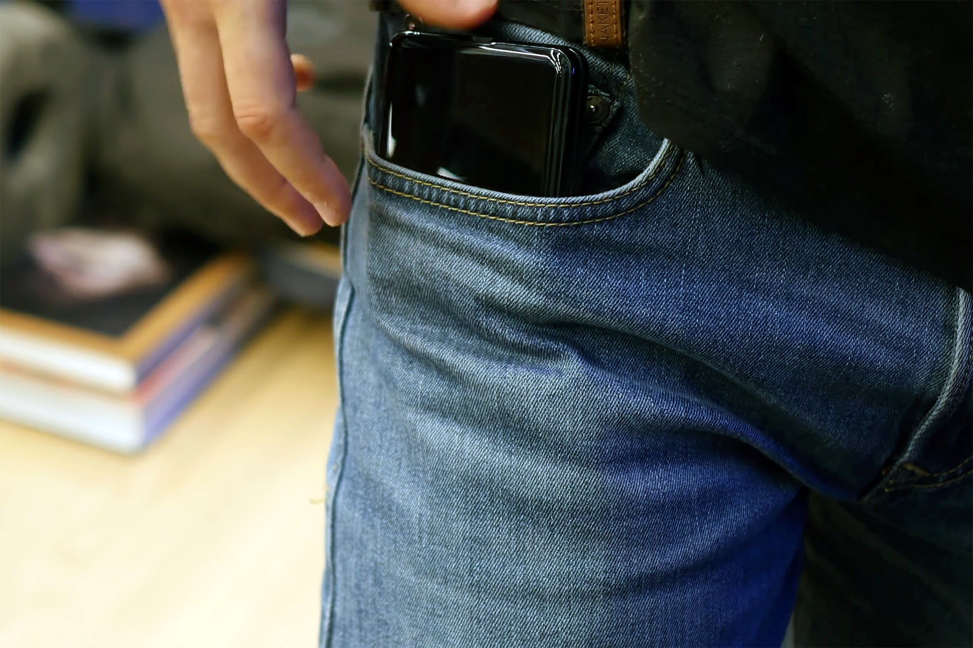 Galaxy Z Flip form factor actually makes more sense in a man&#039;s pocket rather than a purse - The Z Flip is marketed as a girly, Valentine&#039;s Day phone, do you agree with Samsung?