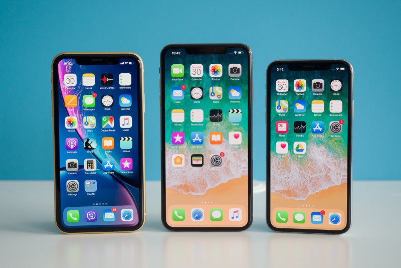 iPhone XR (left), iPhone XS Max (center), iPhone XS (right)