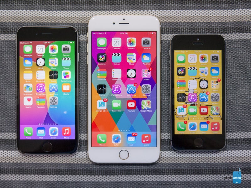 iPhone 6 (left), iPhone 6 Plus (center) and iPhone 5s (right)