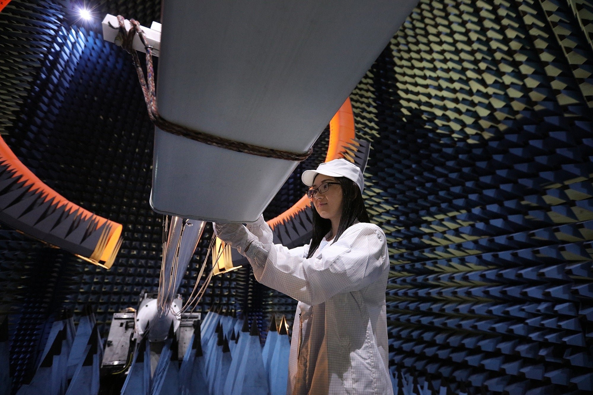Carriers worldwide are turning to open-source networking software that would allow them to use multiple suppliers - Global carriers have a plan to deal with bans on Huawei 5G network gear