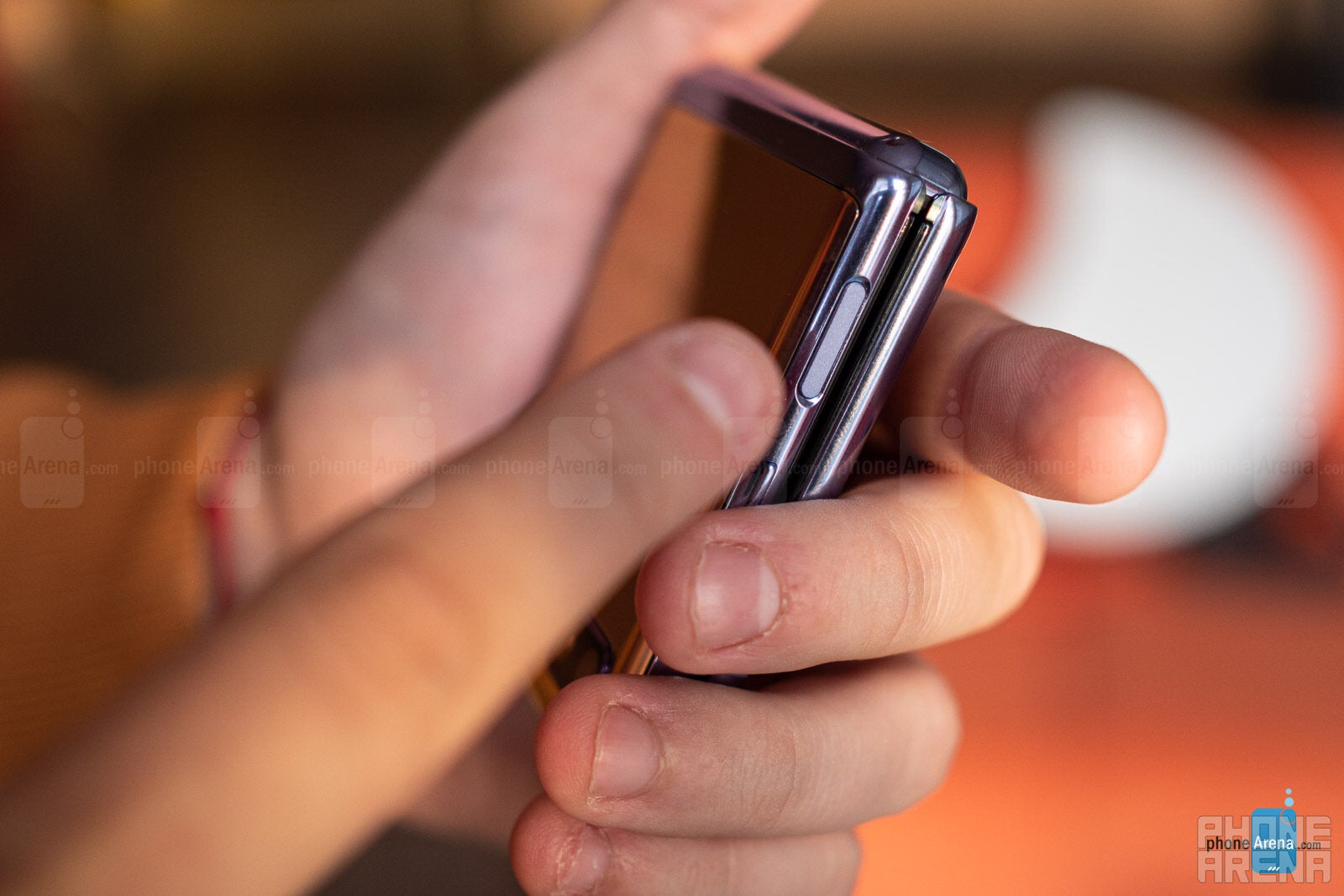How to quickly take a selfie with the Samsung Galaxy Z Flip