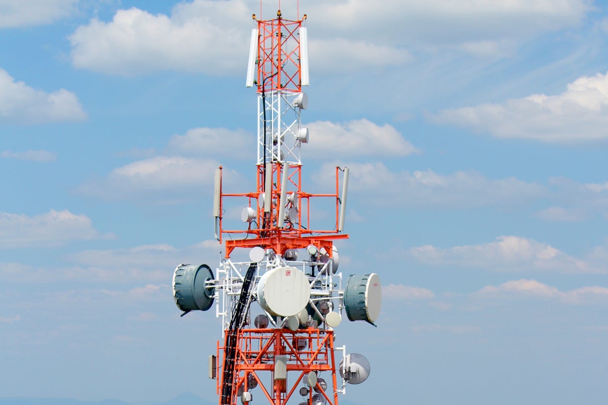 Verizon is talking to Walmart about delivering its Ultra Wideband 5G signals to certain stores - The reason why Walmart wants Verizon's 5G service in its stores is very timely