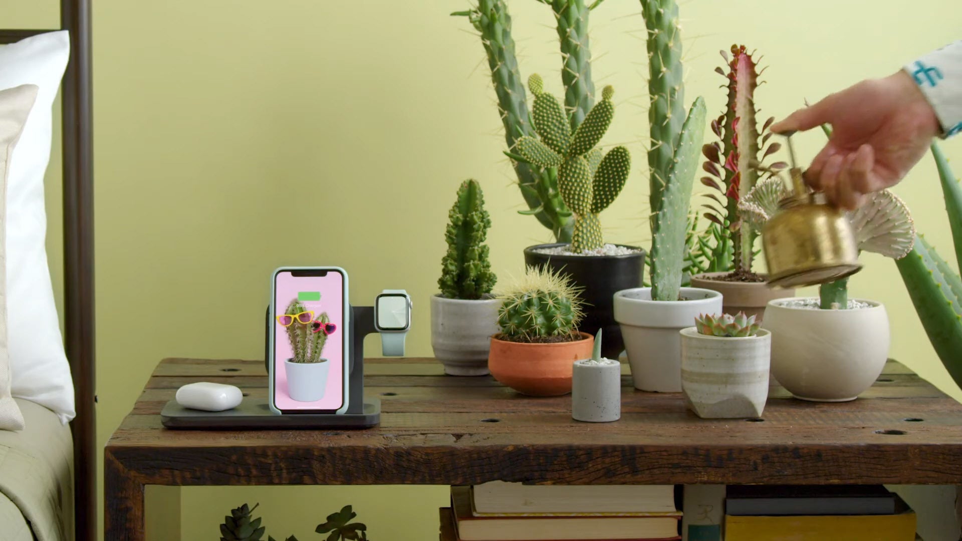 Logitech POWERED Wireless Charging 3-in-1 Dock - Logitech&#039;s Powered wireless charger tops up iPhone, AirPods and Watch, at AirPower price