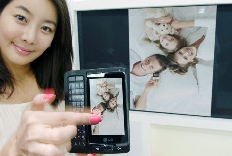 LG&#039;s DLNA feature in Windows Phone 7 explained