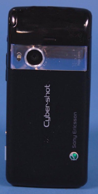 Sony Ericsson Cyber-shot S006 at the FCC - 16MP Sony Ericsson Cyber-shot S006 phone poses at the FCC