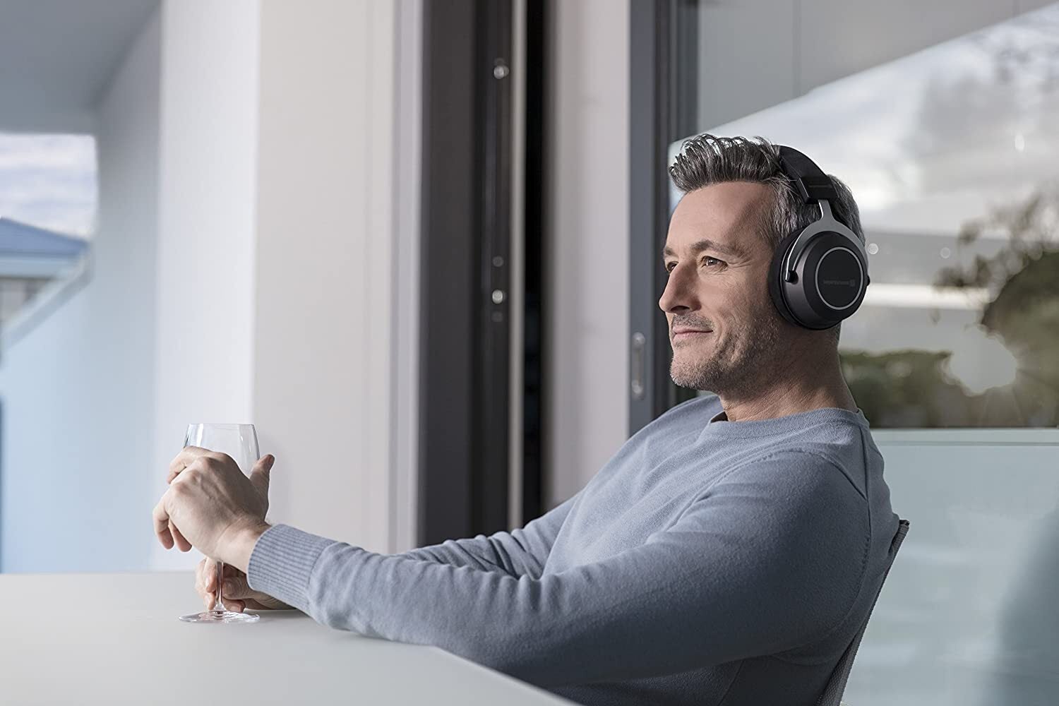 5 Of The Best Luxury Bluetooth Wireless Headphones