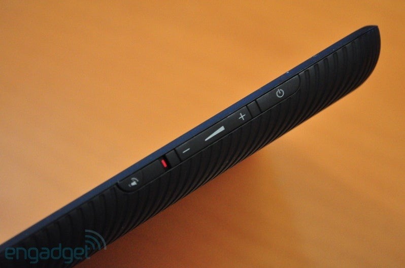 Toshiba pops a 10 android tablet with hdmi port and 1280x800