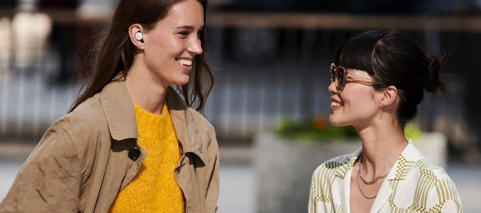 The Google Pixel Buds adjust the volume automatically to account for loud or soft ambient noise - Besides Google, these two stores have the Google Pixel Buds in stock