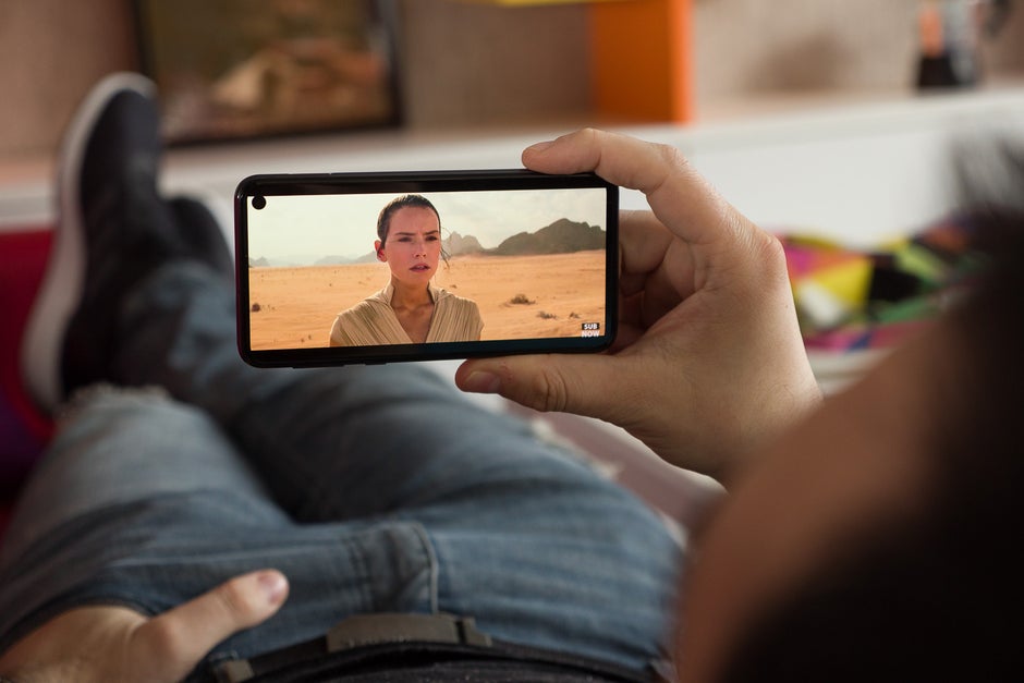 In search of the perfect compact phone: Samsung Galaxy S10e
