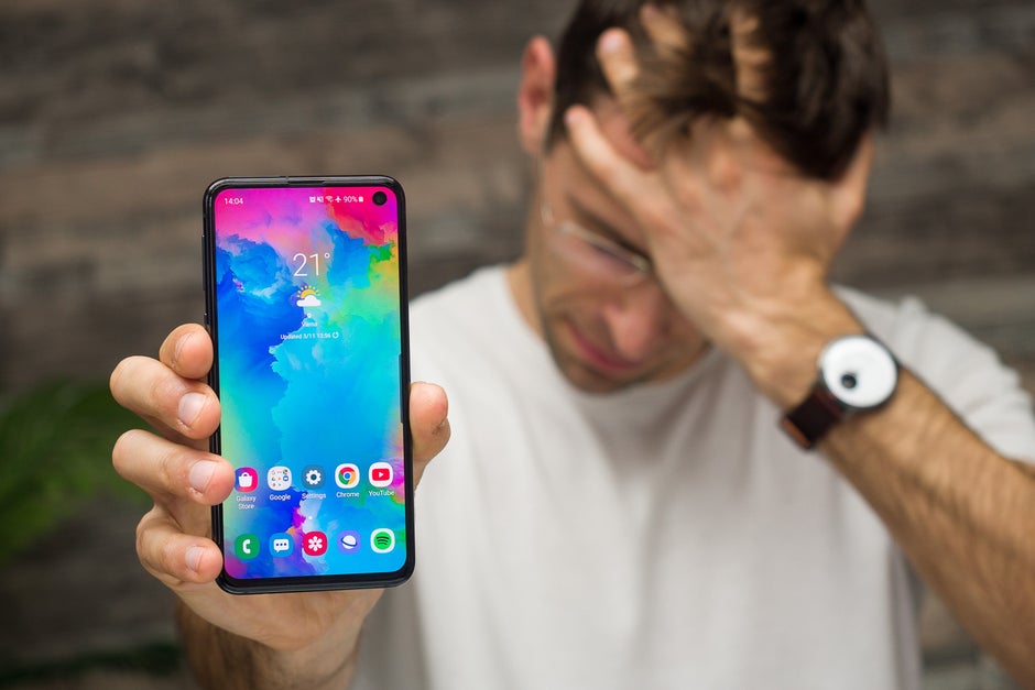 In search of the perfect compact phone: Samsung Galaxy S10e