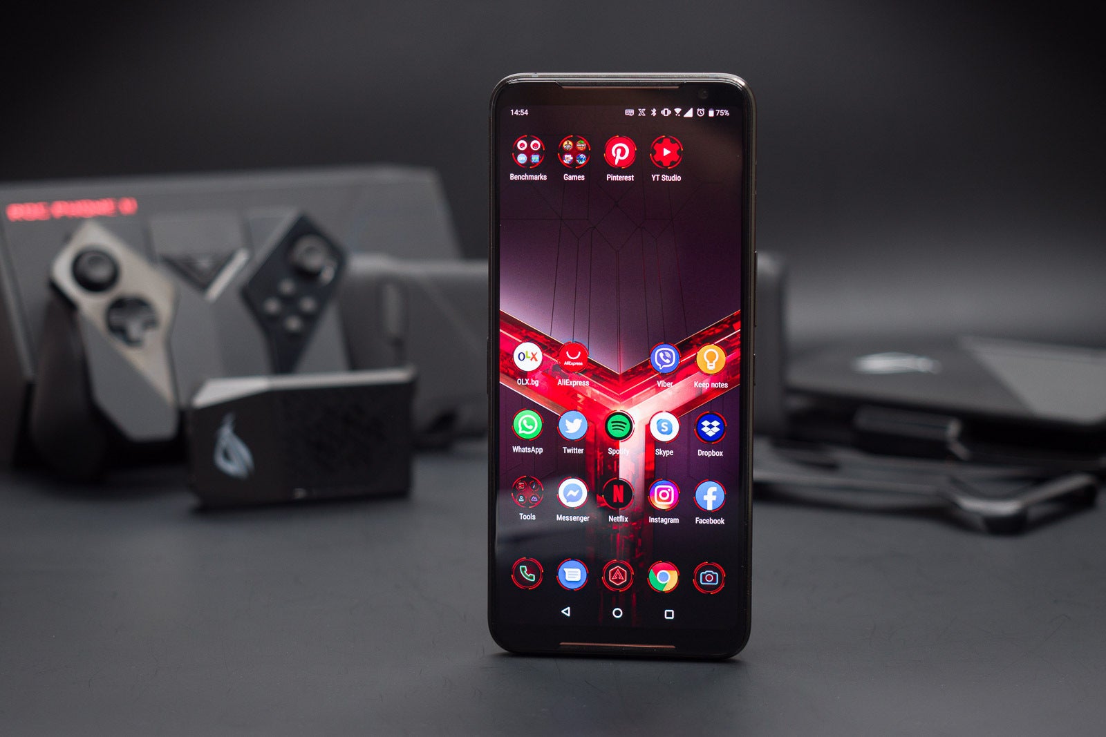 Did somebody say accessories? - Best smartphone for gaming: how to pick one?