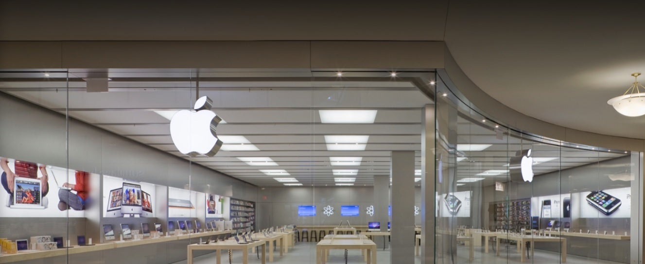 The Apple Store in Aventura Florida, one of the locations temporarily closed by Apple - With COVID-19 cases on the rise, 14 more Apple Stores are shut in Florida
