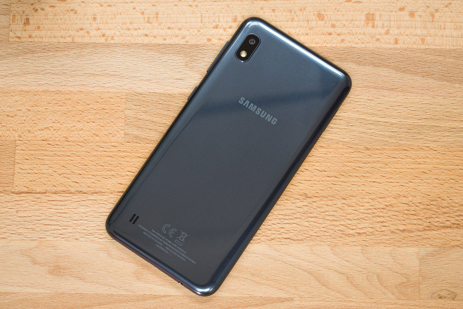 I spent a week using Samsung&#039;s best-selling phone (which costs just $150!)