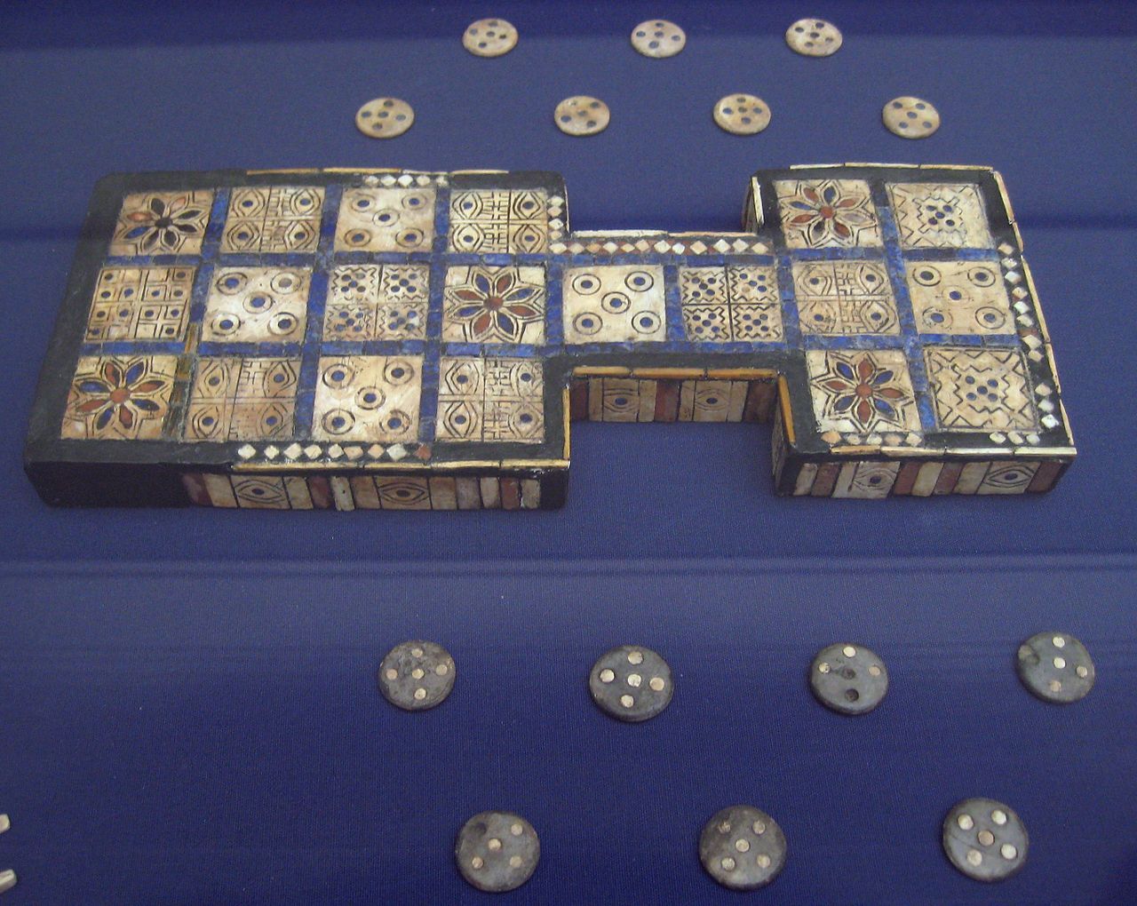Royal Game of Ur, southern Iraq, about 2600-2400 BCE - 5 things wrong with mobile gaming