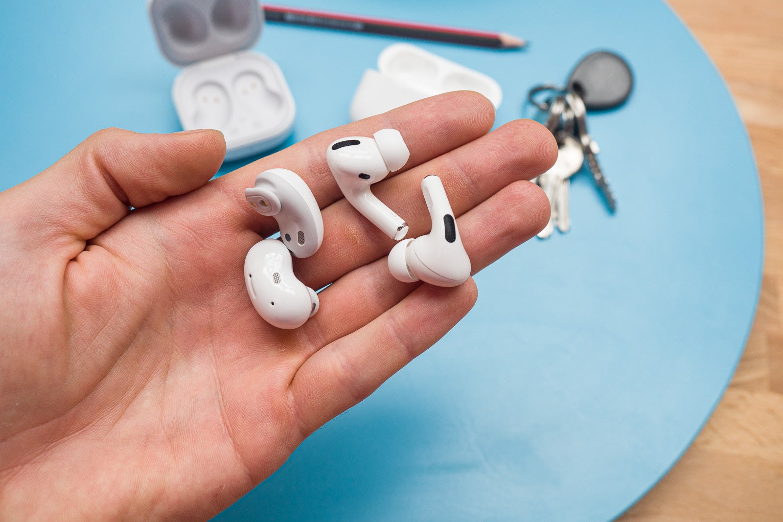 Galaxy buds discount live airpods pro