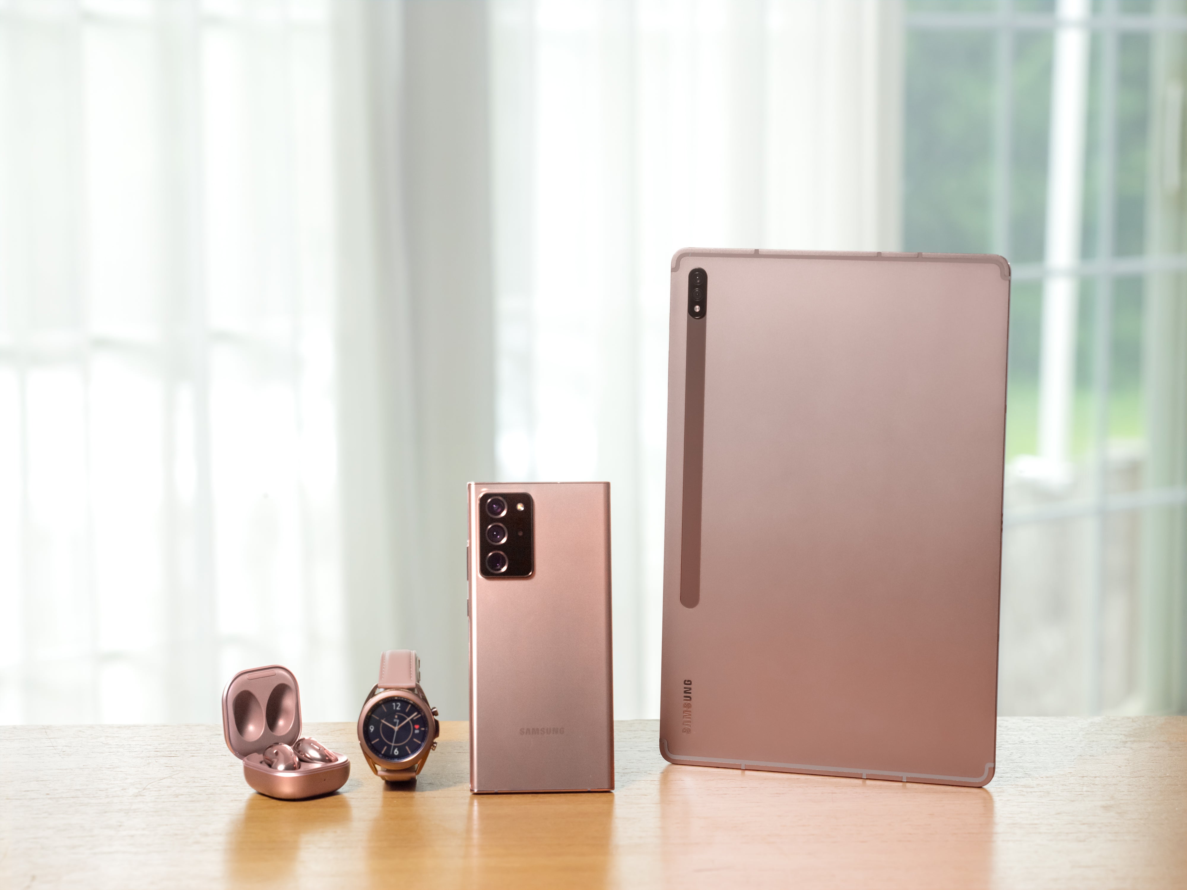 Matching Mystic Bronze Galaxy Note 20 and Galaxy Watch 3, Buds Live and Tab S7+ - Which Galaxy Note 20 color should you get?