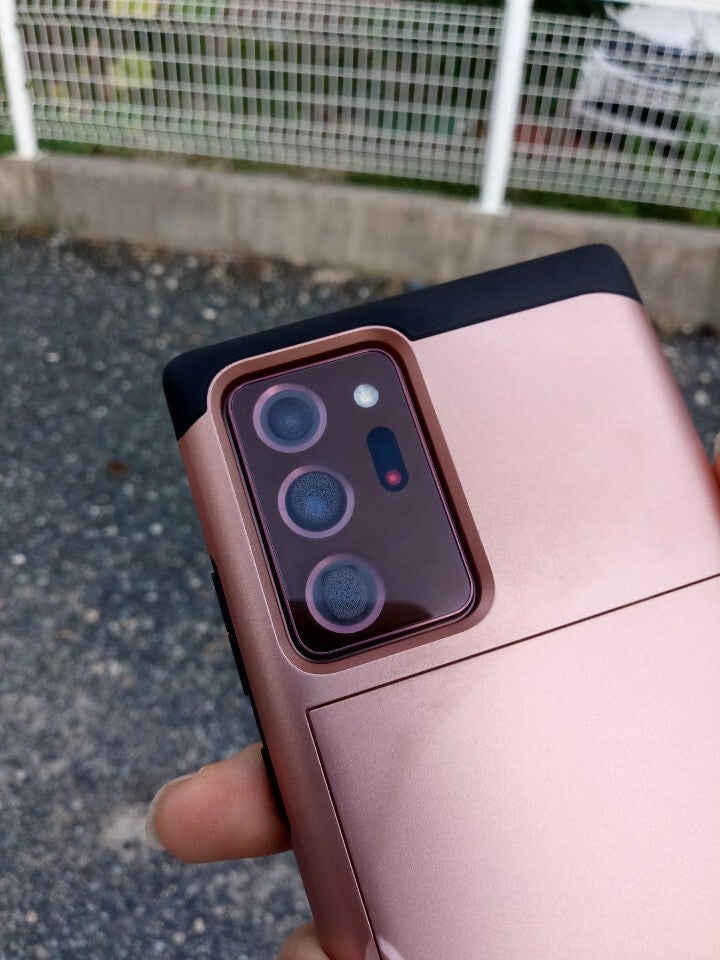 One user reported that the Galaxy Note 20's camera lenses became foggy - Samsung allegedly says fog inside the Galaxy Note 20's camera is normal