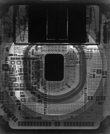 Apple Watch Series 5 - See the Apple Watch 6 vs Series 5 get X-rayed for your viewing pleasure