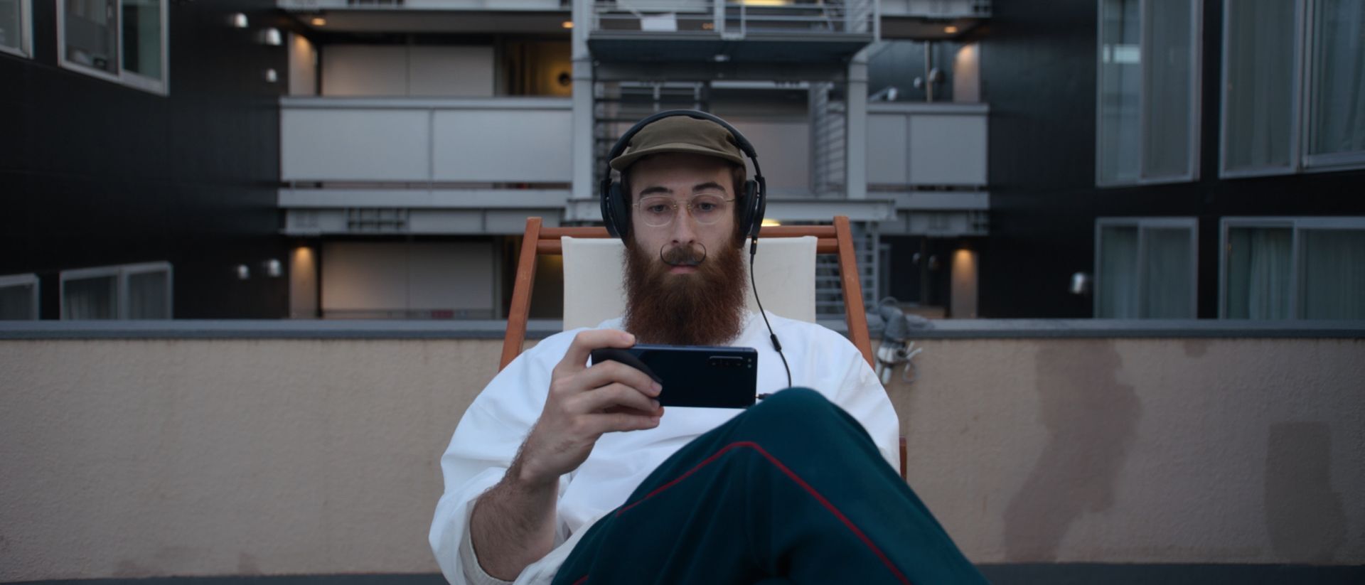 Sony Xperia 5 II vs Xperia 1 II: What are the differences?