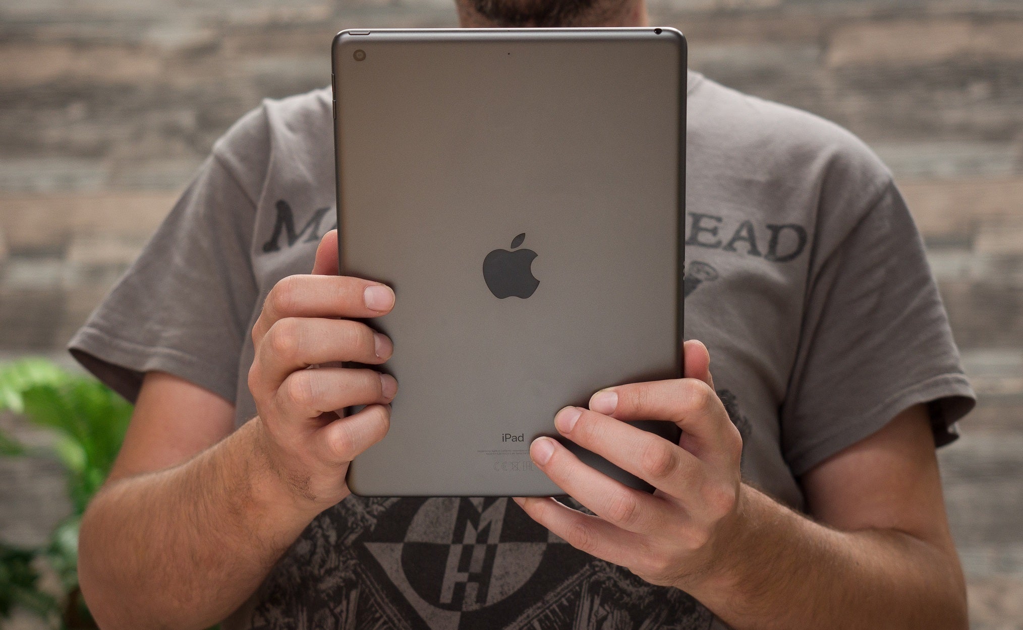 Which 2020 iPad (10.2-inch) storage option should I get? 32GB or 128GB?