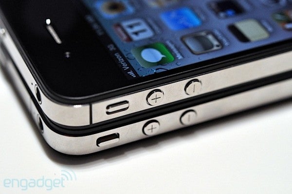 Image courtesy of Engadget - Verizon iPhone antenna redesign means your AT&T cases will not fit