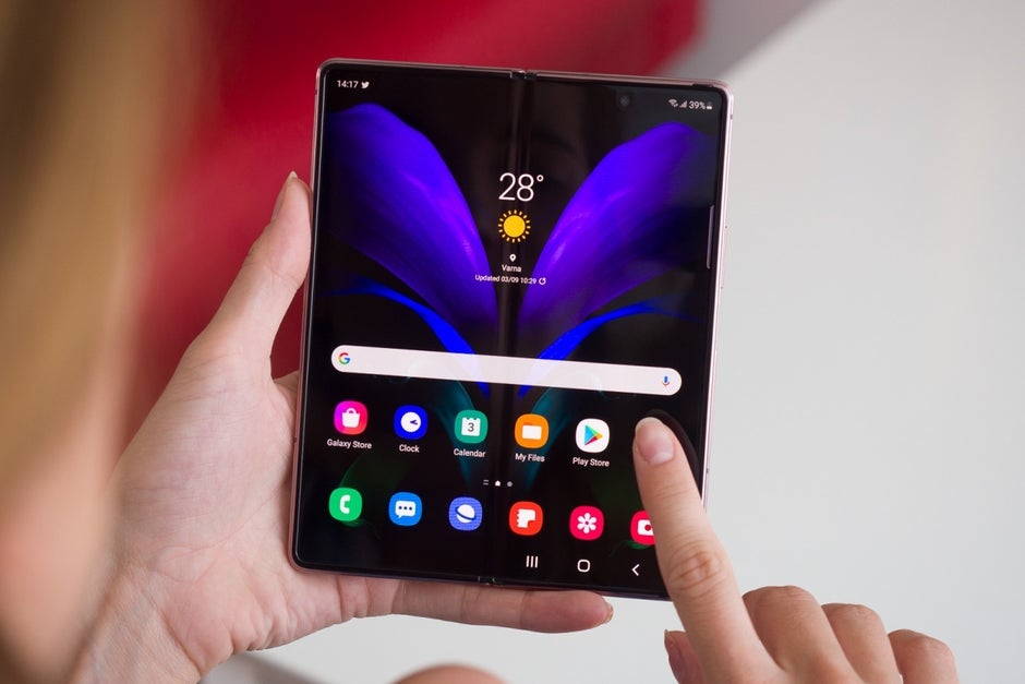 The Galaxy Z Fold 2 does not come with stylus support - No Galaxy Note 21, but at least Samsung plans to release the Galaxy Z Fold 3 early