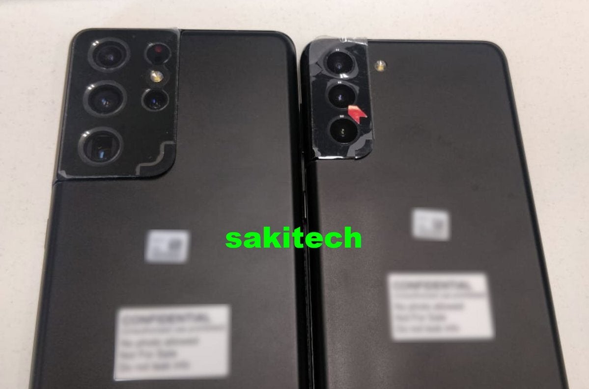 Samsung Galaxy S21 Ultra (left) vs Galaxy S21+ (right) - The first live image of Samsung&#039;s Galaxy S21+ and S21 Ultra 5G has leaked