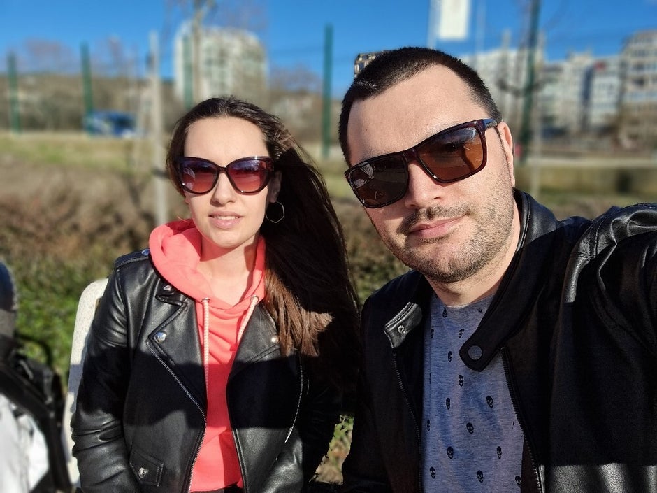 Galaxy S21 Ultra - Galaxy S21 Ultra vs iPhone 12 Pro Max, Pixel 5, Note 20 Ultra selfie camera comparison