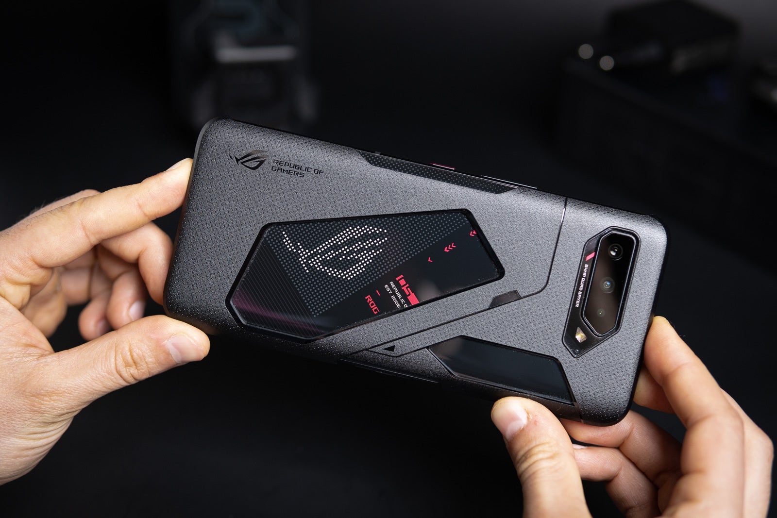 بازی ادامه دارد!  Asus ROG Phone 5 رسمی شد!