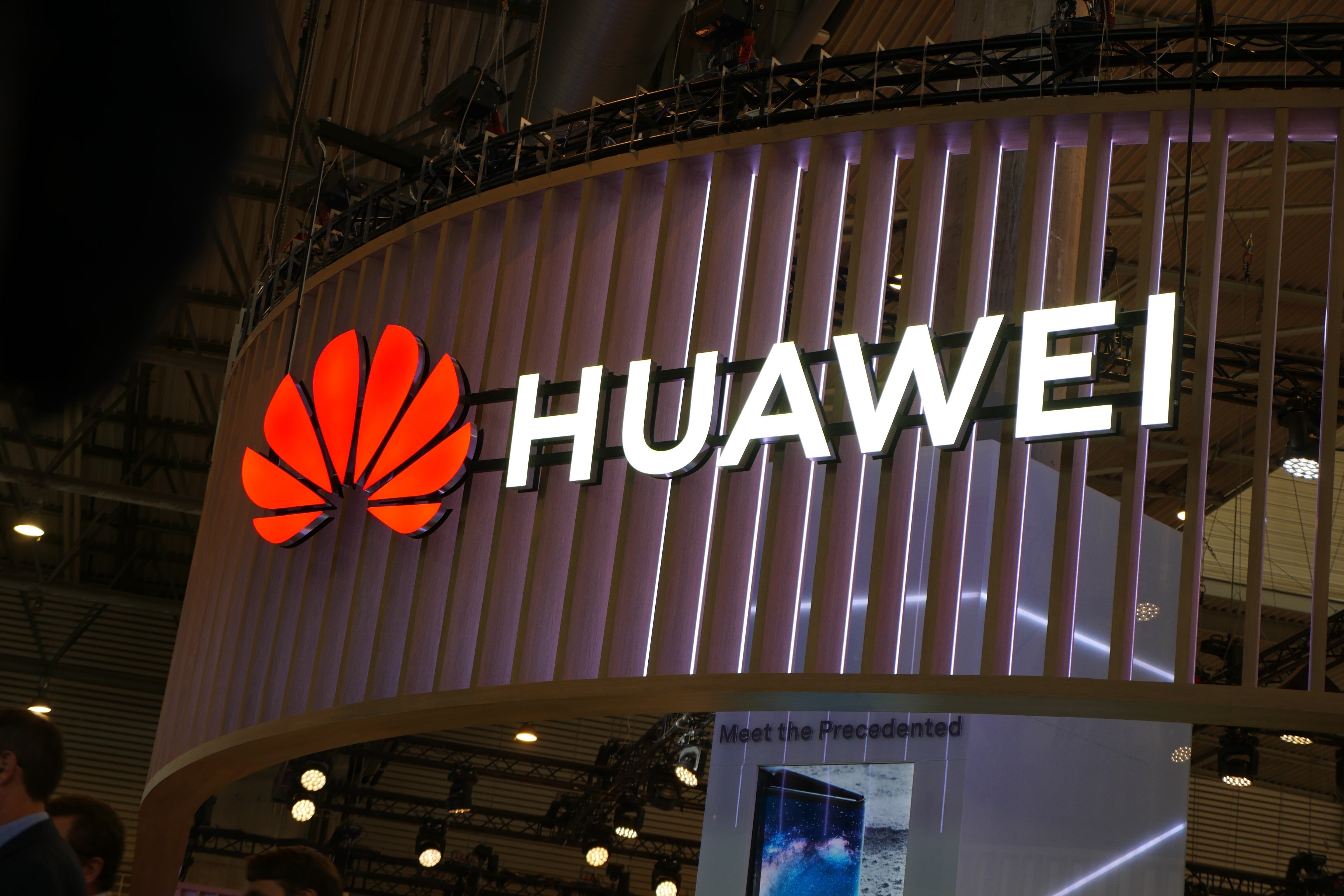 Huawei to request 5G patent royalties from Apple and Samsung