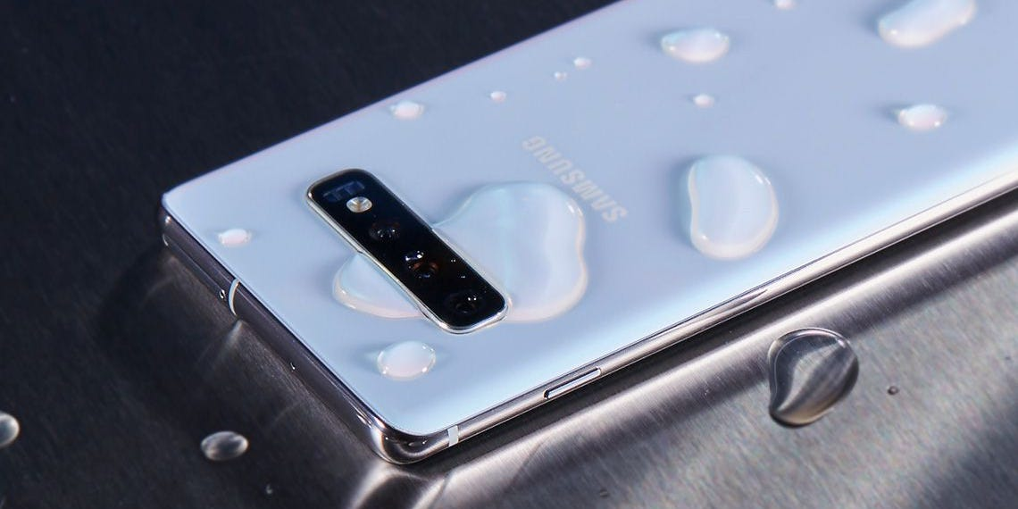 samsung a72 is it waterproof