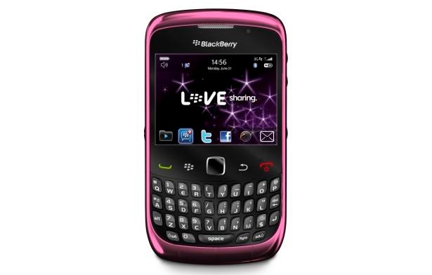 Fuchsia pink version of the BlackBerry Curve 3G is coming out in time for Valentine's Day