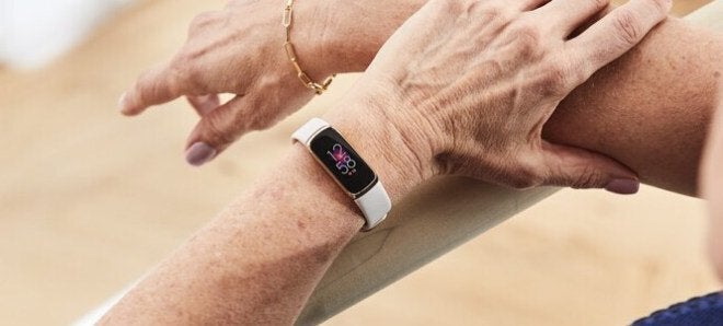The Fitbit Luxe in real-life use - Images of the Fitbit Luxe fitness tracker leak
