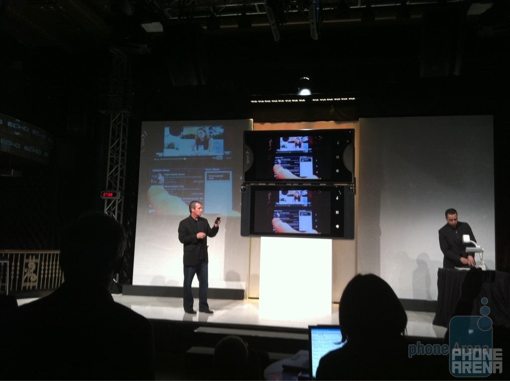 Sprint announces the Kyocera Echo: one screen doesn&#039;t cut it anymore