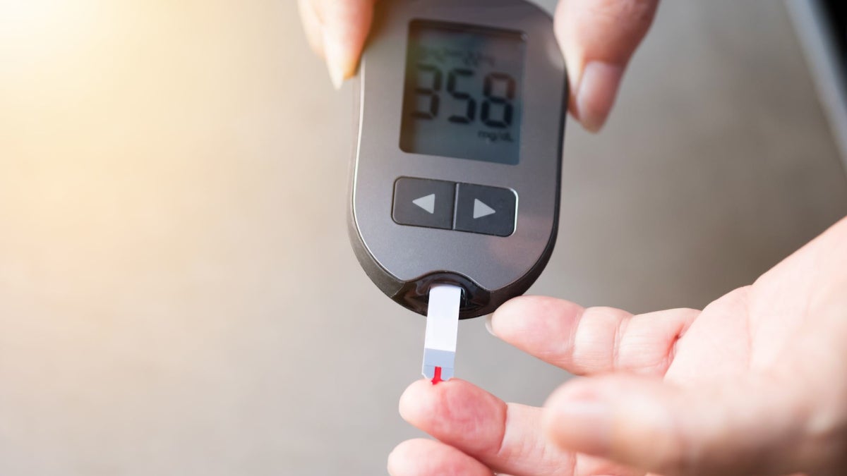 Apple's non-invasive blood glucose test replaces a more invasive test for diabetics - Apple Watch Series 7 rumored to have a new design and a new color option