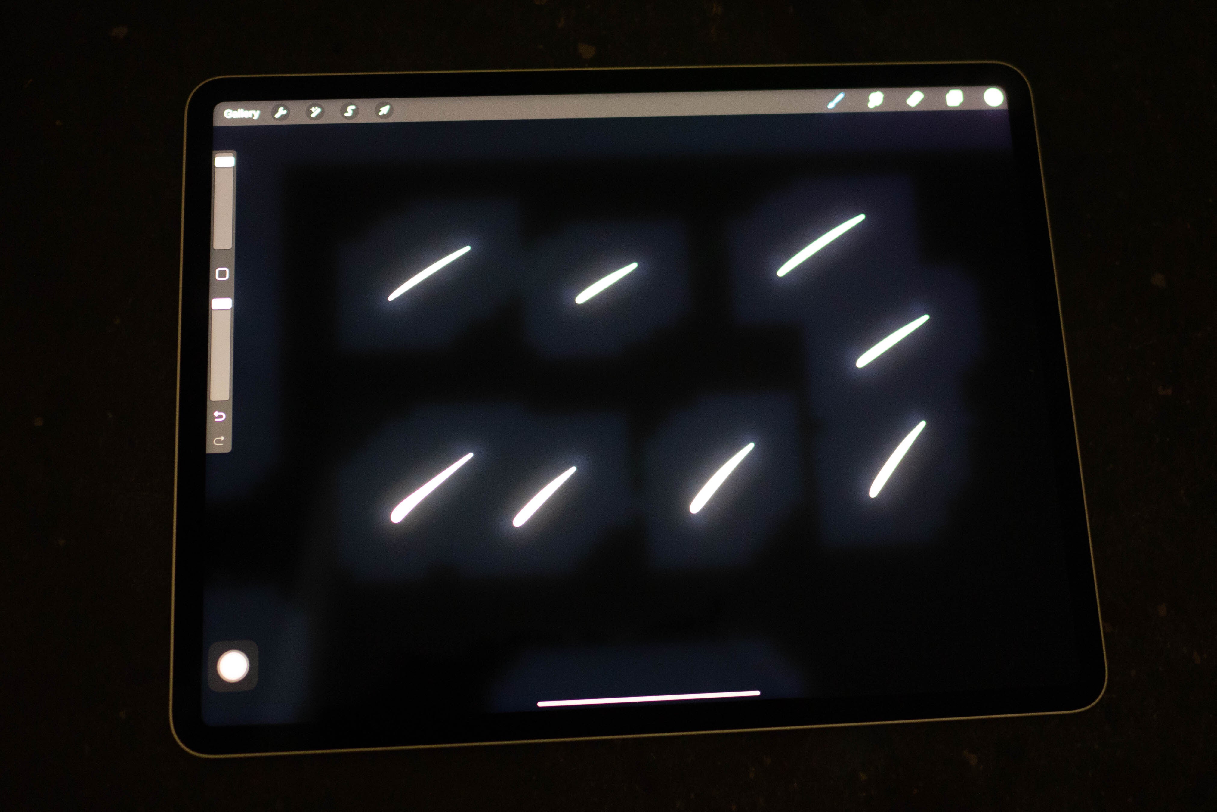 Mini-LED iPad Pro display issues explained: What's blooming and is there  a fix - PhoneArena