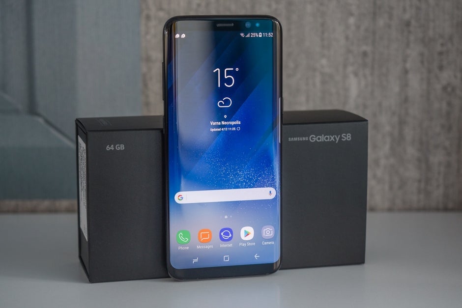 Vous vous souvenez du Galaxy S8? - Verizon va directement pour la jugulaire de T-Mobile avec son `` plus gros accord de mise à niveau 5G '' à ce jour