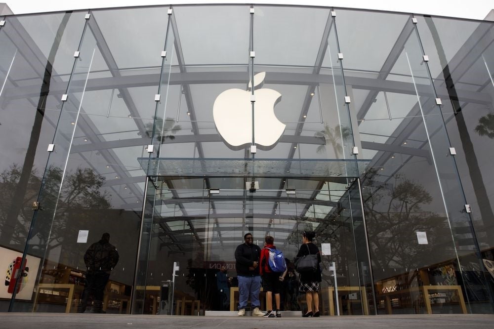 Apple Store customers who have been vaccinated no longer need to wear a mask inside the store - Vaccinated customers no longer required to wear face masks at U.S. Apple Stores