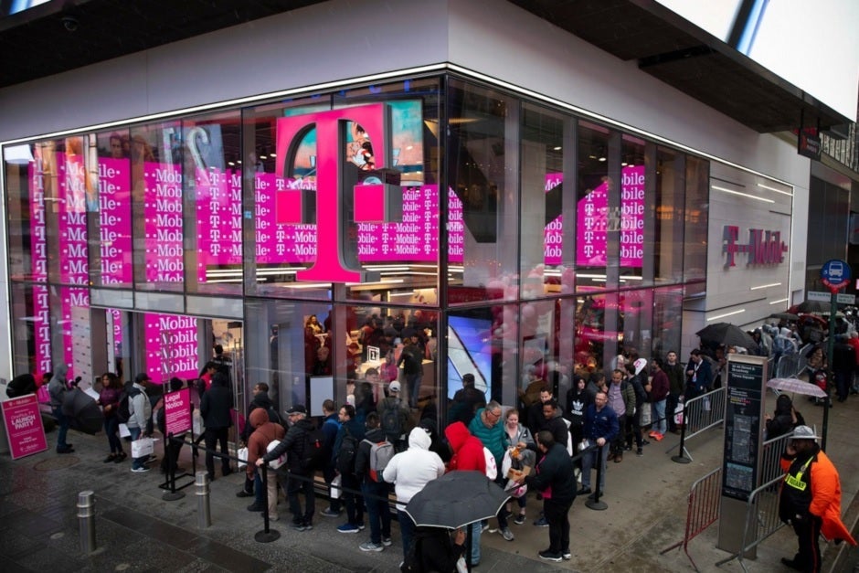 T-Mobile continues to take advantage of the mid-band spectrum it acquired from Sprint - T-Mobile continues using Sprint's 2.5GHz spectrum for its triple-layer 5G network