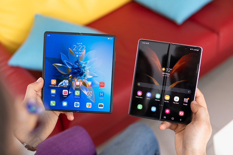 Huawei's Mate X2 makes the Galaxy Z Fold 2 look like a beta version... for the most part. - Why the cutting-edge Galaxy Z Fold 3 is doomed to flop