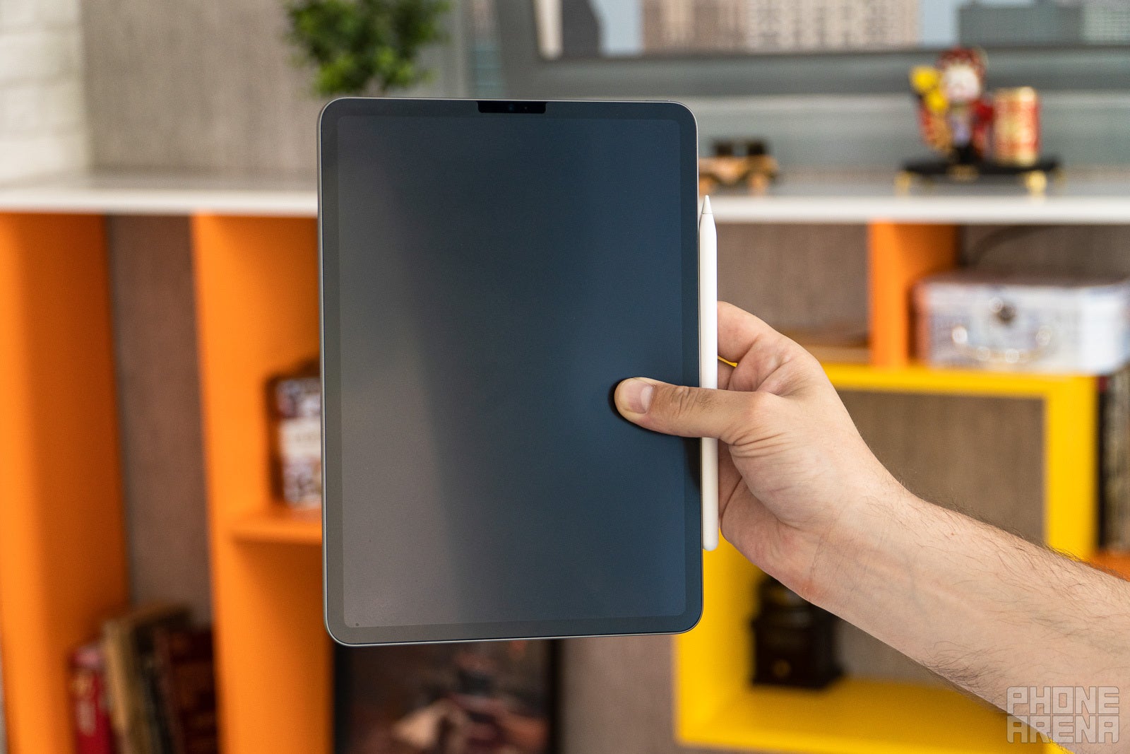 paper write screen protector It feels so grippy and reassuring to hold like this. No finger smudges, no slippage - Paperlike screen protectors are the best and worst thing to happen to the iPad