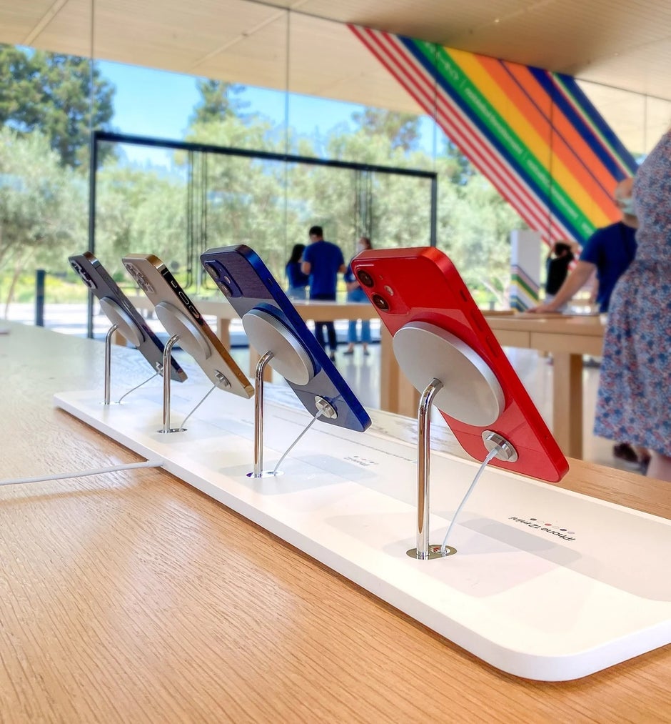 Apple has introduced a new look for the iPhone displays at the Apple Store. Credit 9to5Mac - Apple uses MagSafe to change how iPhones are displayed in the Apple Store