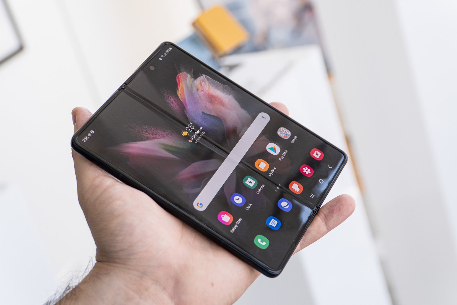 Samsung Galaxy Z Fold 3 in the wild - Аre the Samsung Galaxy Z Fold 3 and Z Flip 3 waterproof?